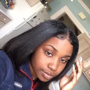 Meet your Posher, Daisha